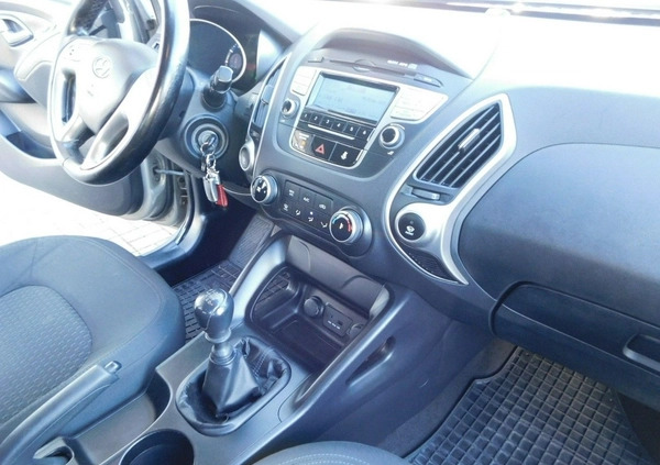 Hyundai ix35 cena 28900 przebieg: 279000, rok produkcji 2011 z Olsztyn małe 211